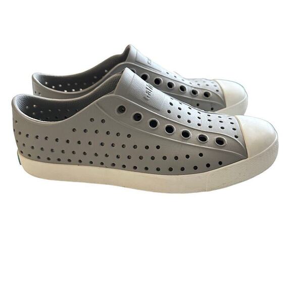 Native Jefferson Classic Slip On Shoe Women's 7 Gray White Lightweight - Picture 1 of 7